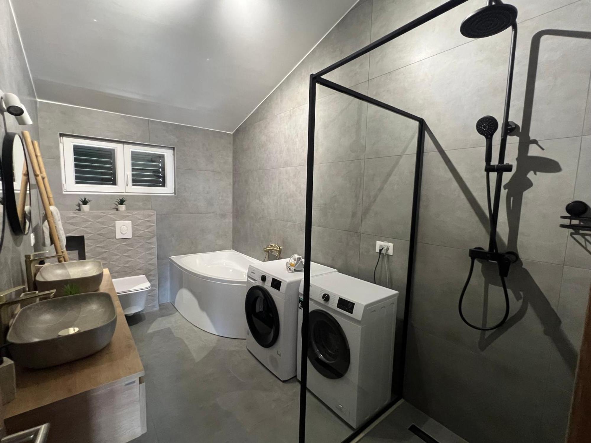 Iskra Apartma Makarska
